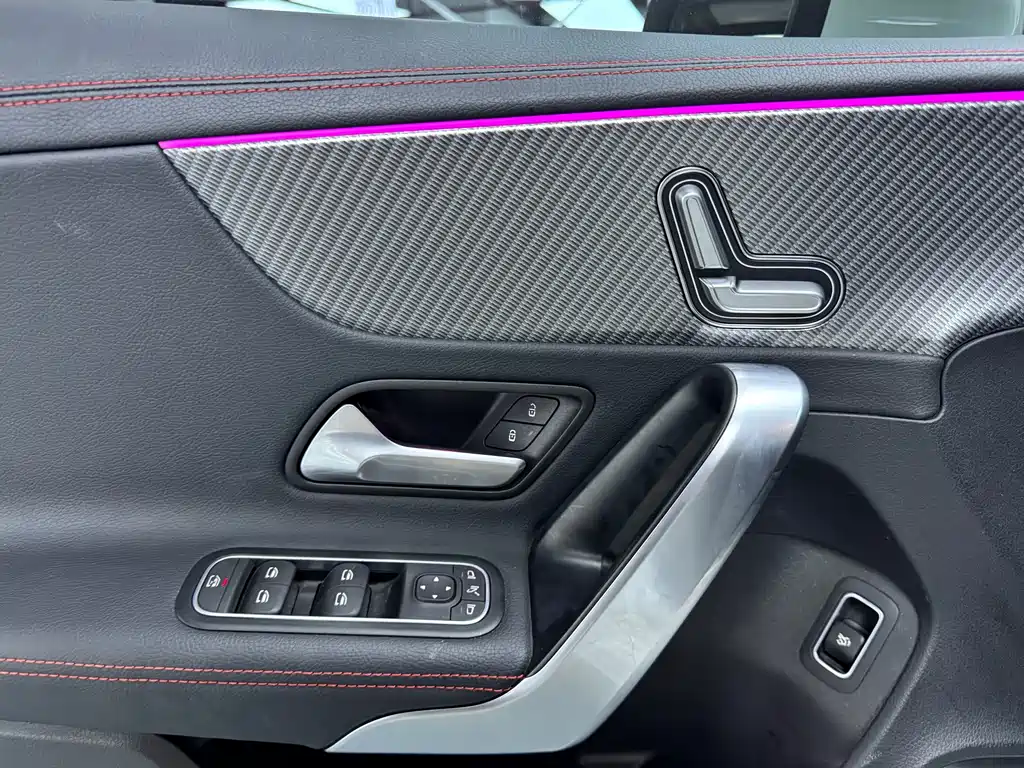 Mercedes-Benz A-Class 2023 — фото 4