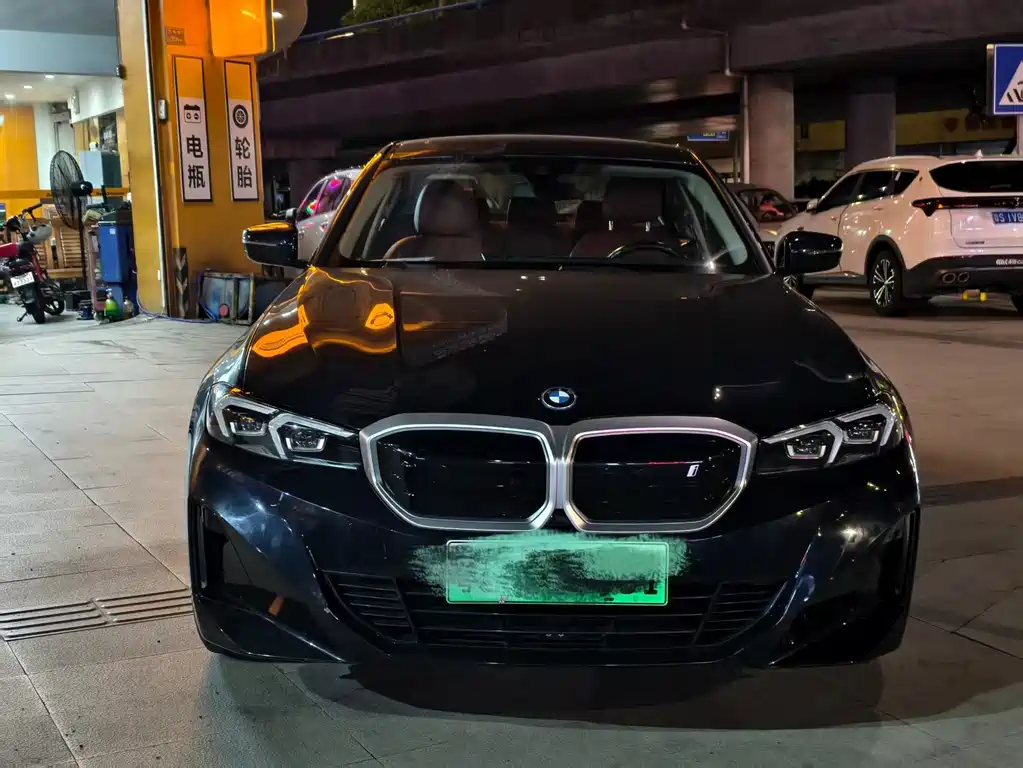 BMW i3 2022 eDrive 35 L