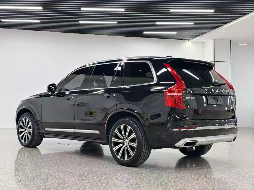 Volvo XC90 2021 B5 Luxury 7 мест