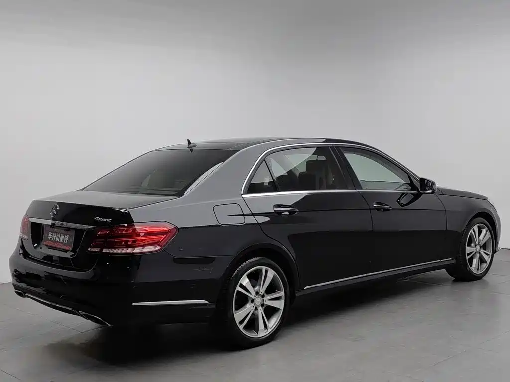 Mercedes-Benz E-Class — миниатюра 2