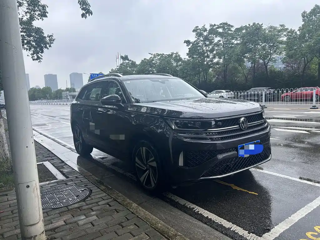 Volkswagen Tavendor 2023 380TSI R-Line