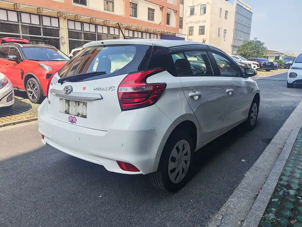 Toyota Vios FS — миниатюра 6