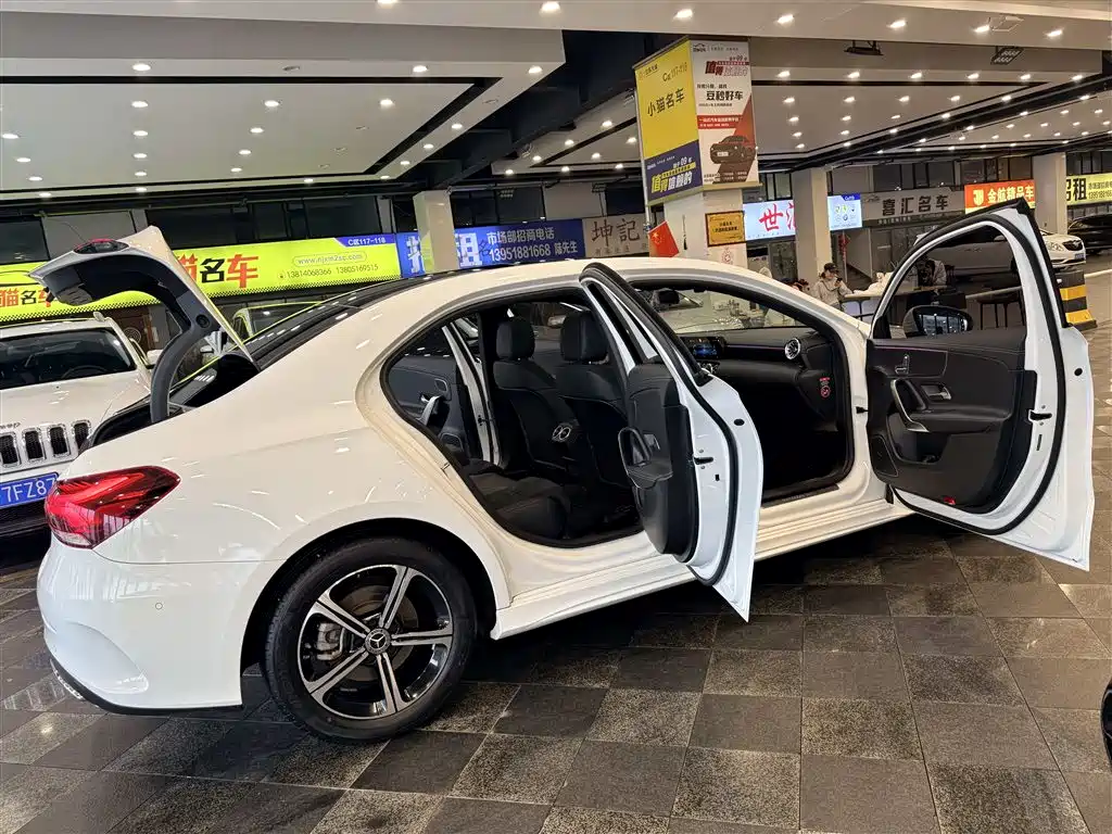 Mercedes-Benz A-Class — миниатюра 32