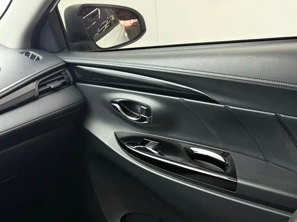 TOYOTA YARIS L ZHIXUAN