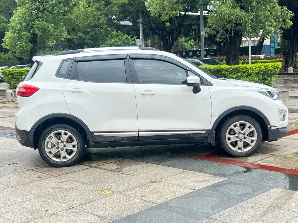 Changan CS15EV — миниатюра 7