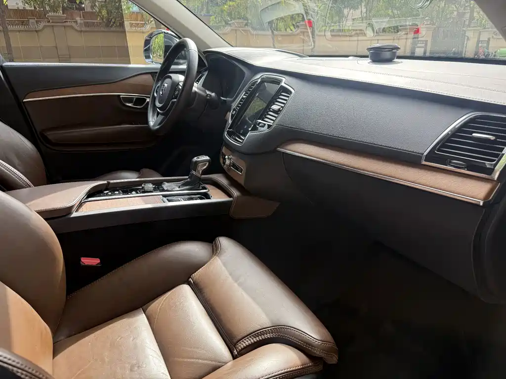 Volvo XC90 — миниатюра 4