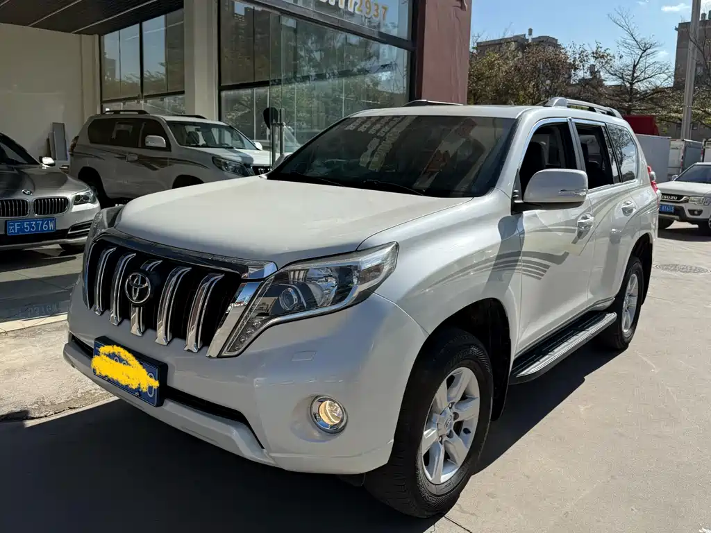 TOYOTA PRADO