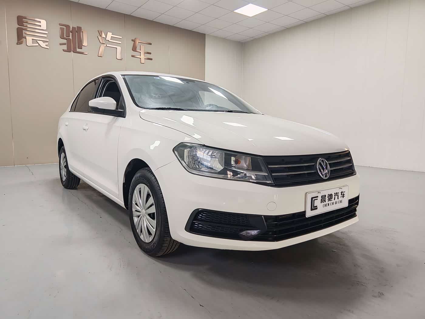 Volkswagen Santana 1.5 л 2022 г. Белый, пробег 32000 км