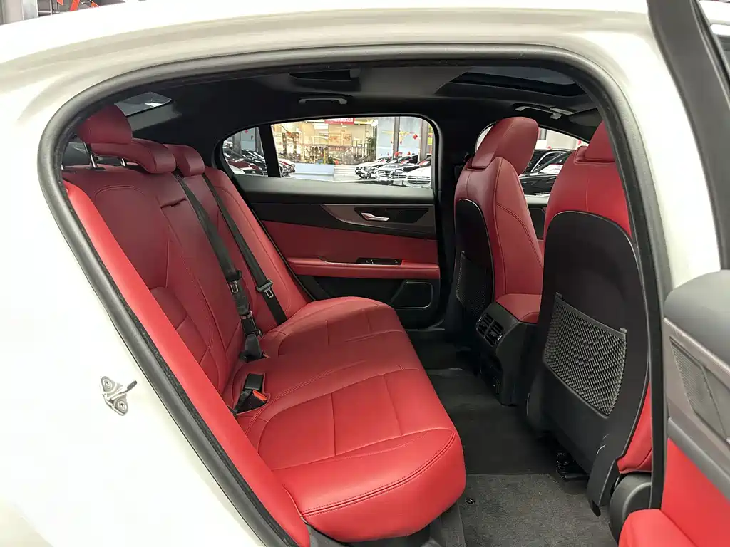 Jaguar XEL — миниатюра 5