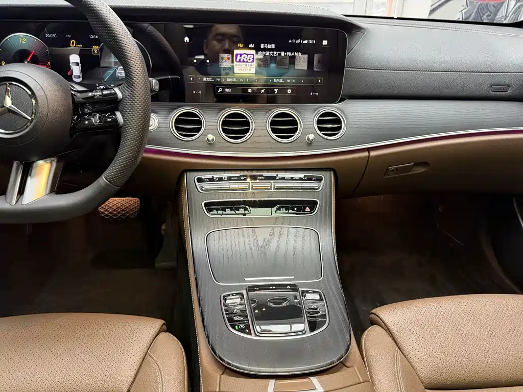 Mercedes-Benz E-Class 2023 — фото 21