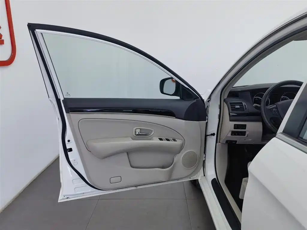 Dongfeng A60 2016 1.4T MT Luxury