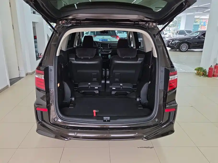 Honda Elysion — миниатюра 4