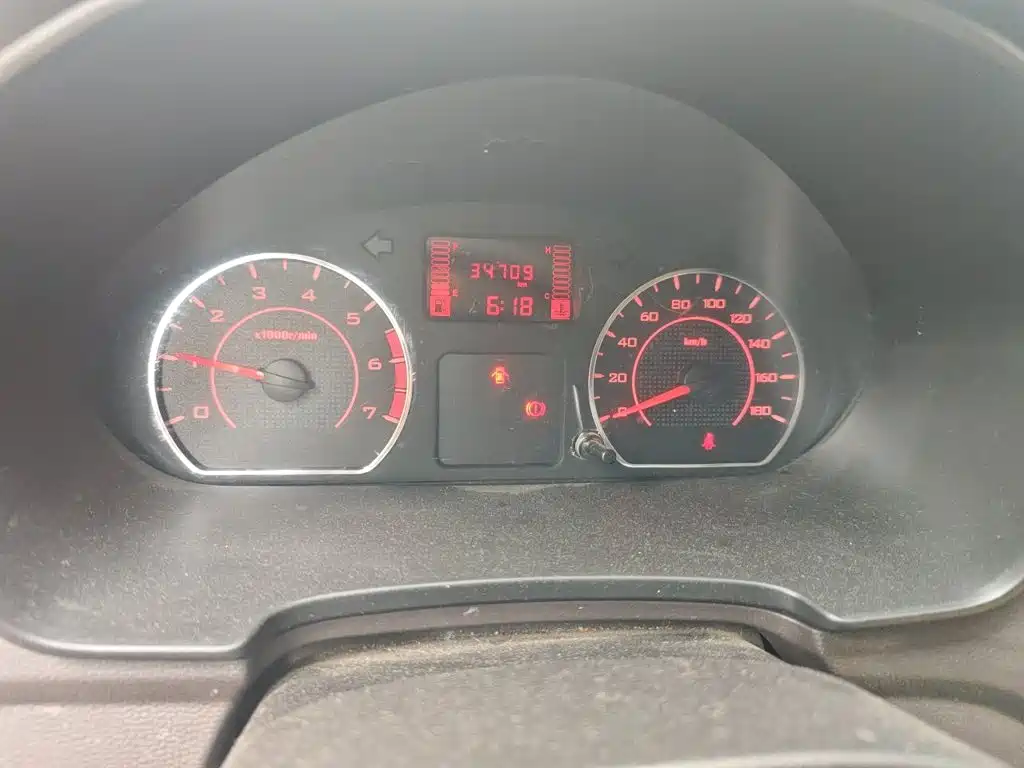 Wuling Hongguang V — миниатюра 7