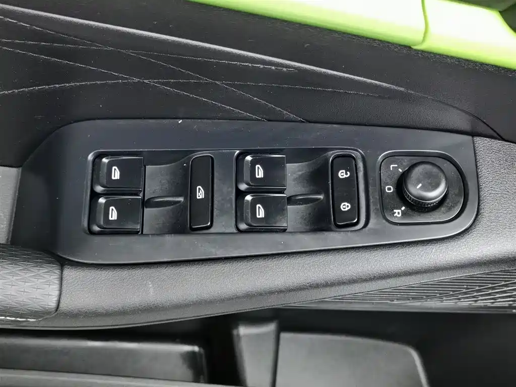 Geely Emgrand 2022 1.8L DHT