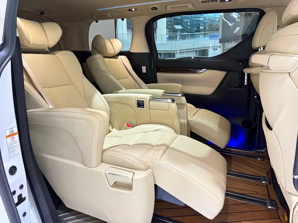 Toyota Alphard 2018 3.5L Luxury