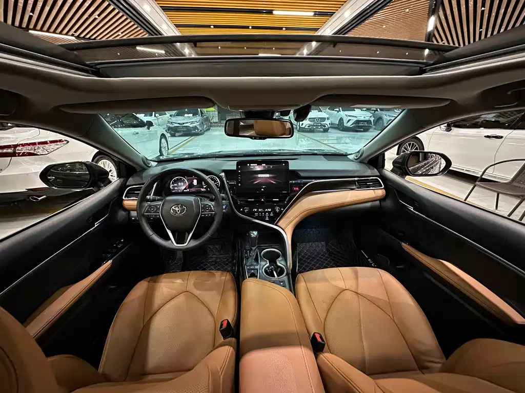 Toyota Camry — миниатюра 6