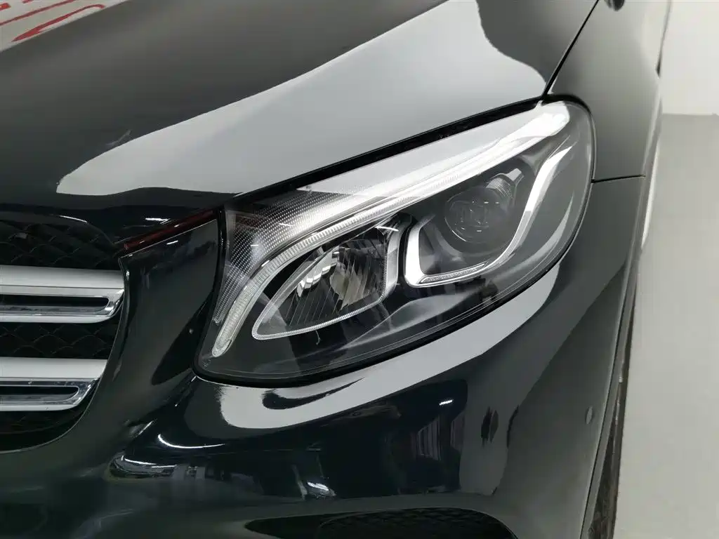 Mercedes-Benz GLC 2019 GLC 260 L 4MATIC