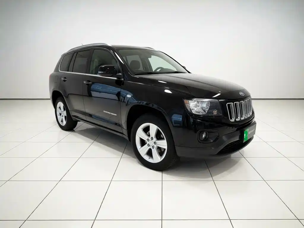 Jeep Compass (Import) — миниатюра 3