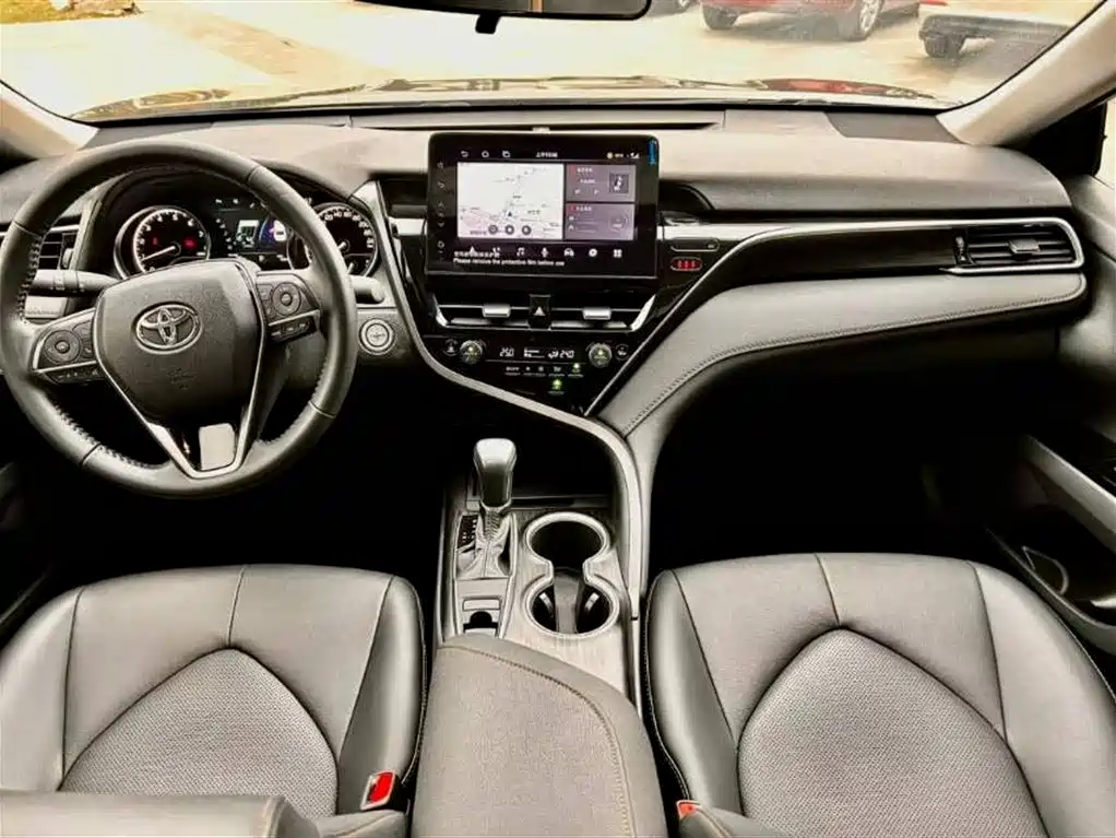 TOYOTA CAMRY