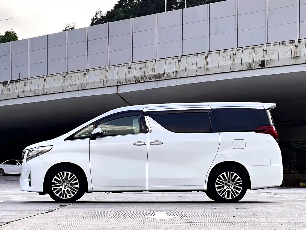 Toyota Alphard 2015 3.5L Luxury
