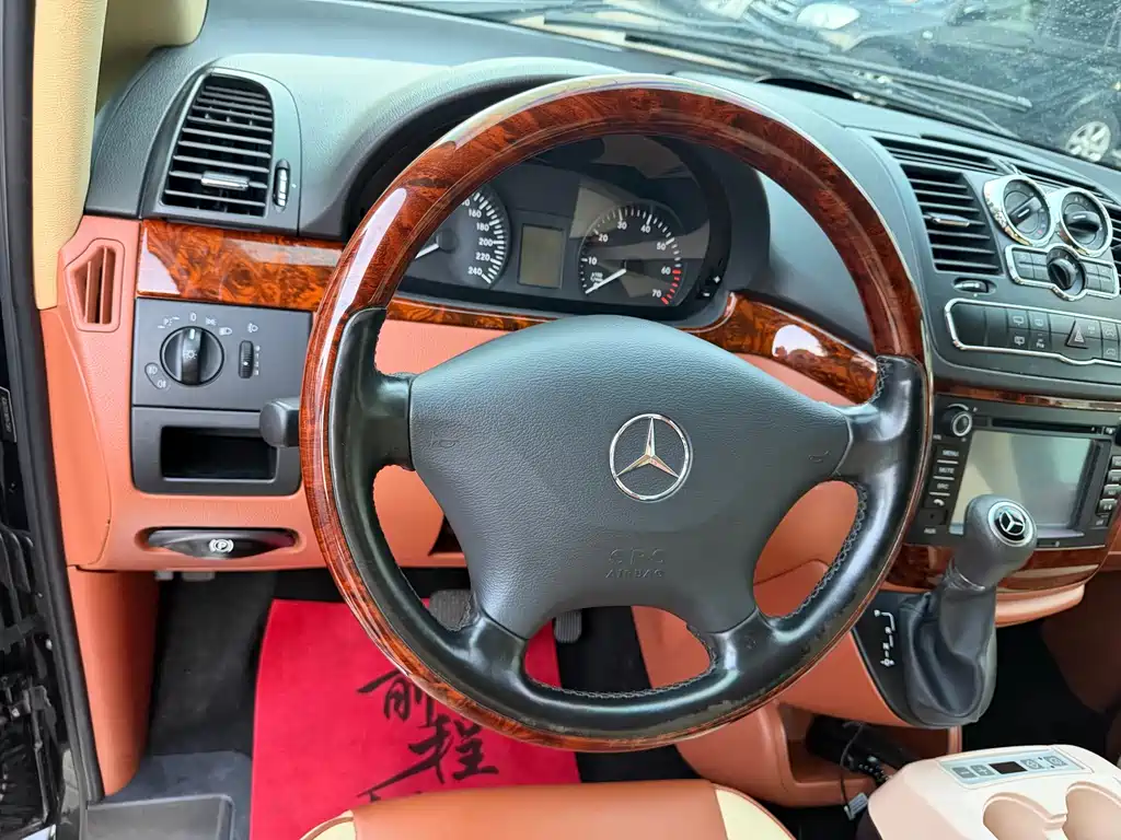 Mercedes-Benz Vito — миниатюра 11