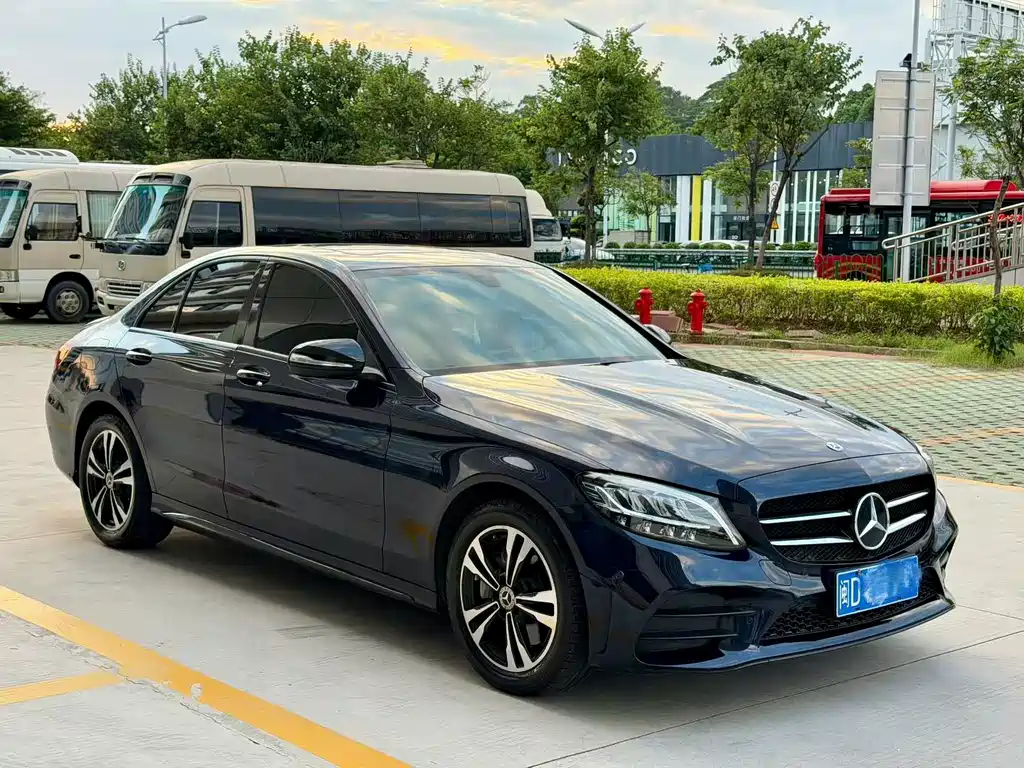 Mercedes-Benz C-Class — миниатюра 3