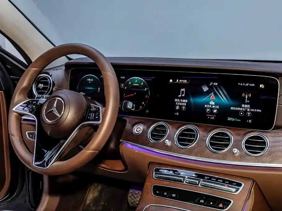 Mercedes-Benz E-Class — миниатюра 25