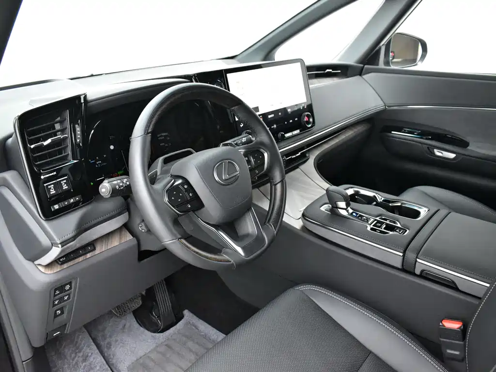 Lexus LM 2025 350h мест