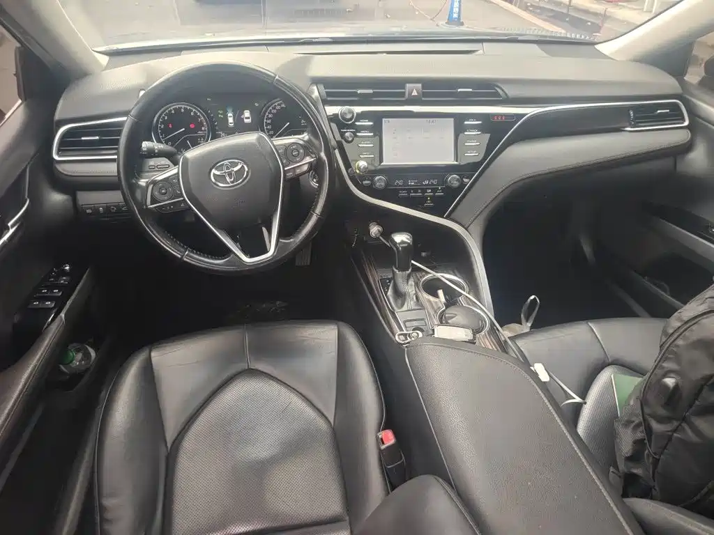 Toyota Camry — миниатюра 13