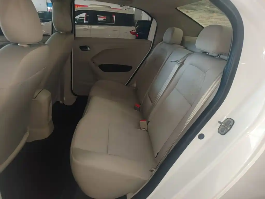 Citroen Elysee — миниатюра 17