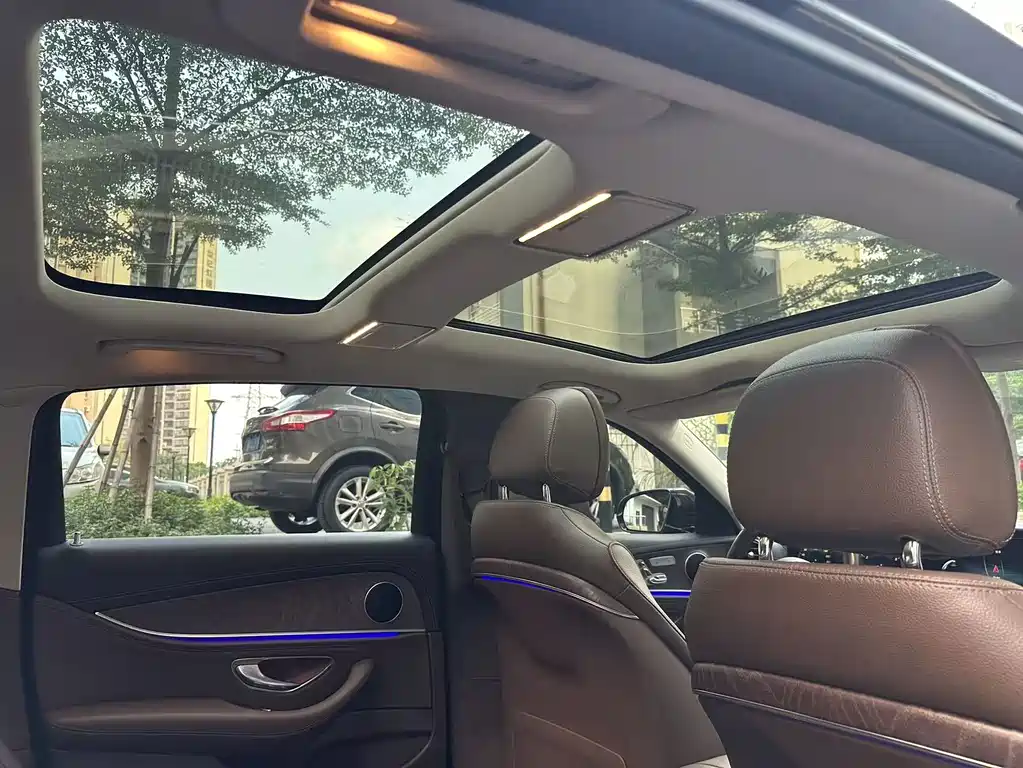 Mercedes-Benz E-Class — миниатюра 10