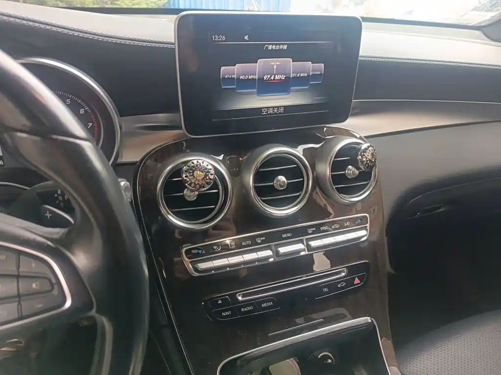 Mercedes-Benz GLC — миниатюра 9