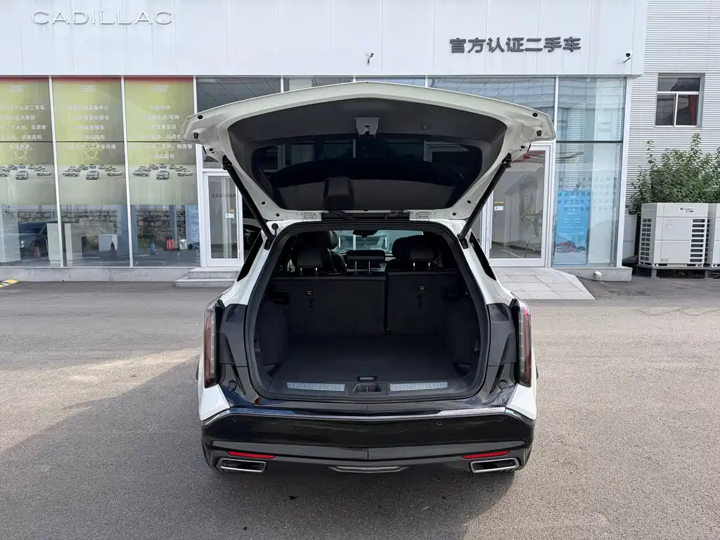 Cadillac XT5 2025 — фото 16