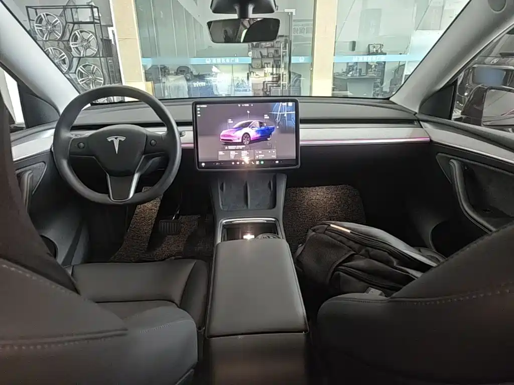 Tesla Model Y 2023 — фото 9