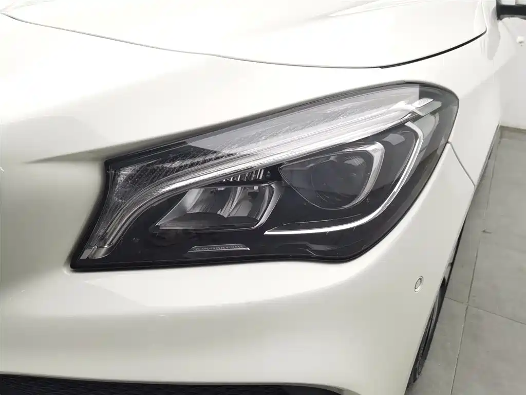 Mercedes-Benz CLA 2016 CLA 200 Fashion