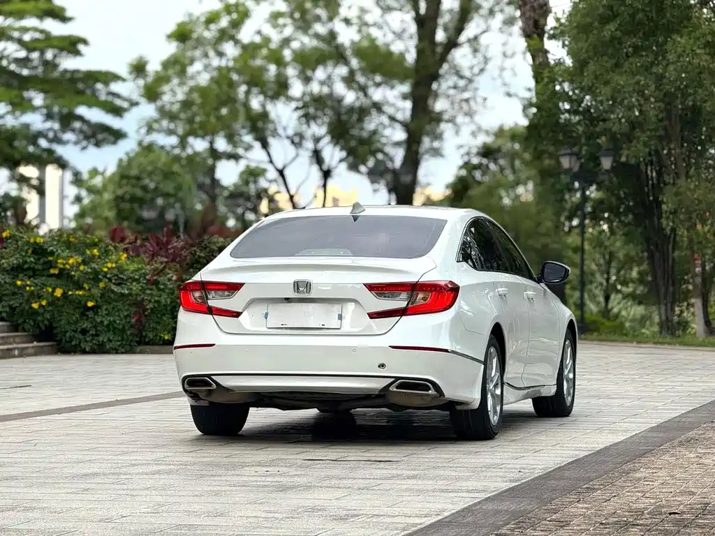 Honda Accord — миниатюра 7