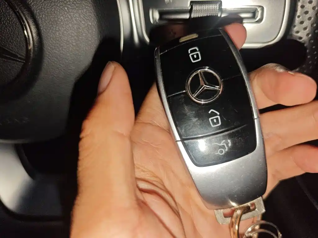 Mercedes-Benz E-Class — миниатюра 9