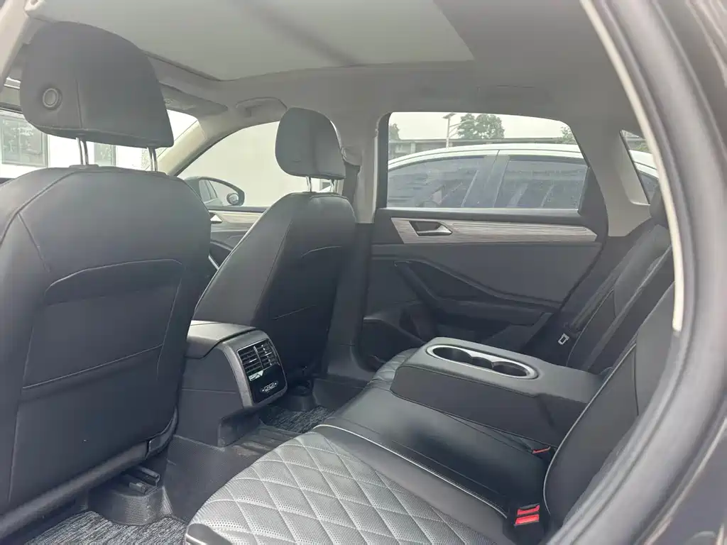 Volkswagen Sagitar — миниатюра 6