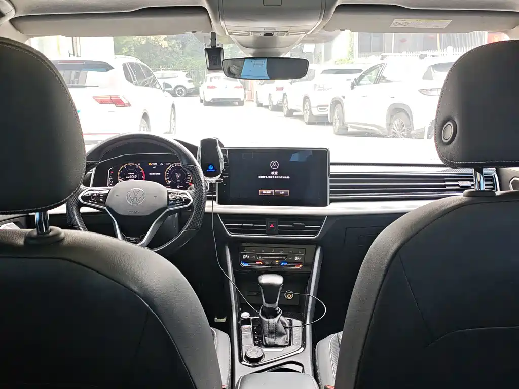 Volkswagen Tiguan L — миниатюра 6