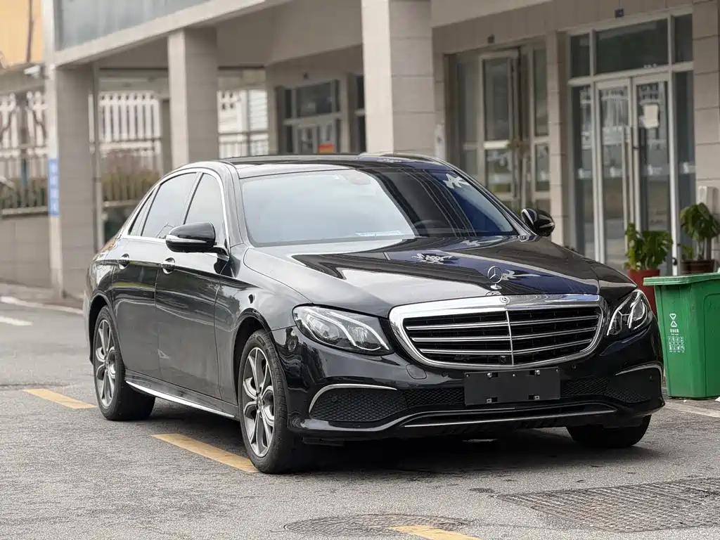 MERCEDES-BENZ E CLASS