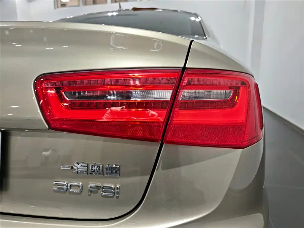 Audi A6L — миниатюра 15