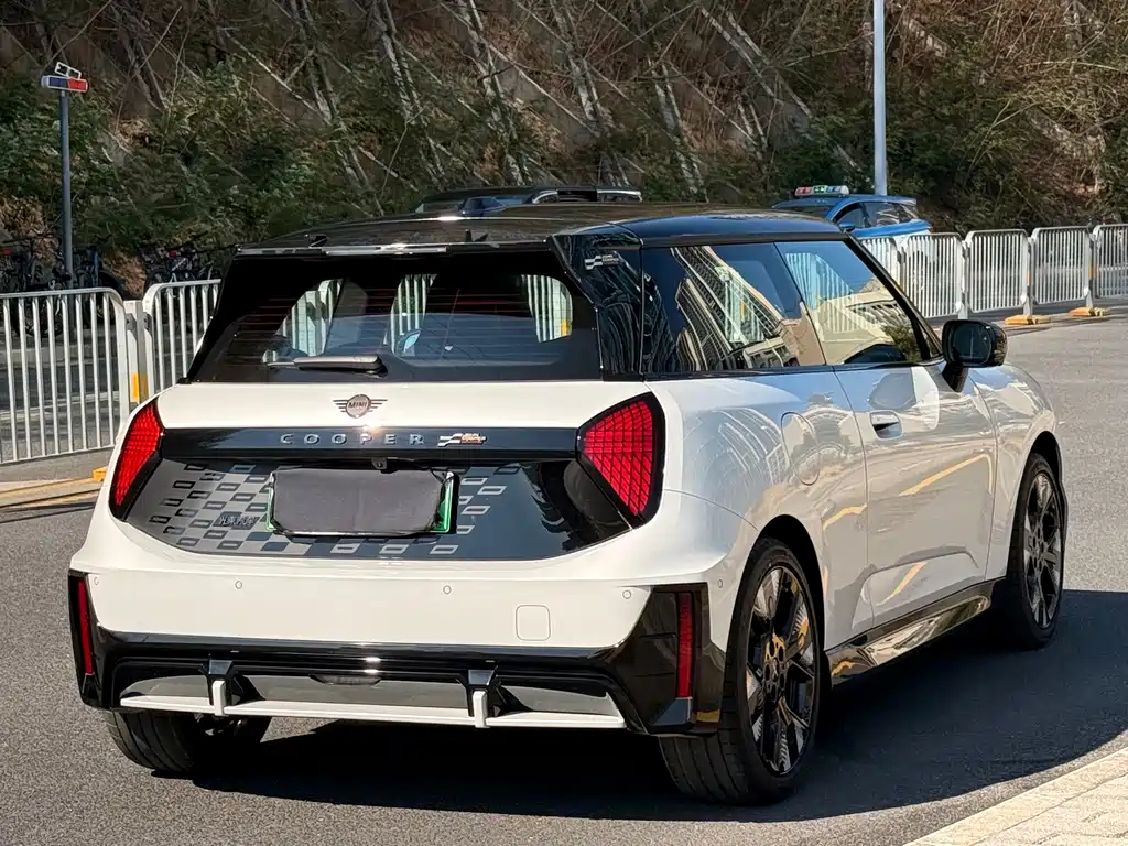 MINI ELECTRIC  JCW