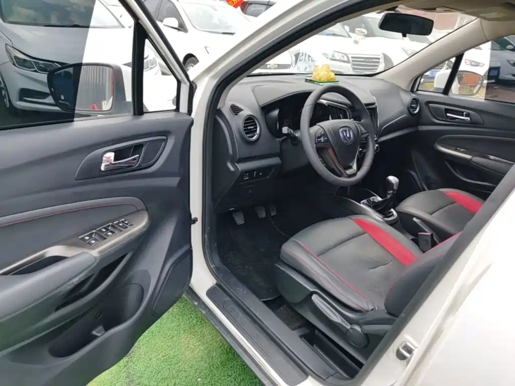 Changan CS15 — миниатюра 12