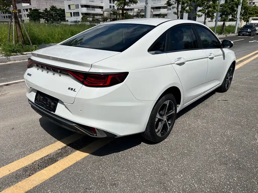 Geely Emgrand L — миниатюра 13