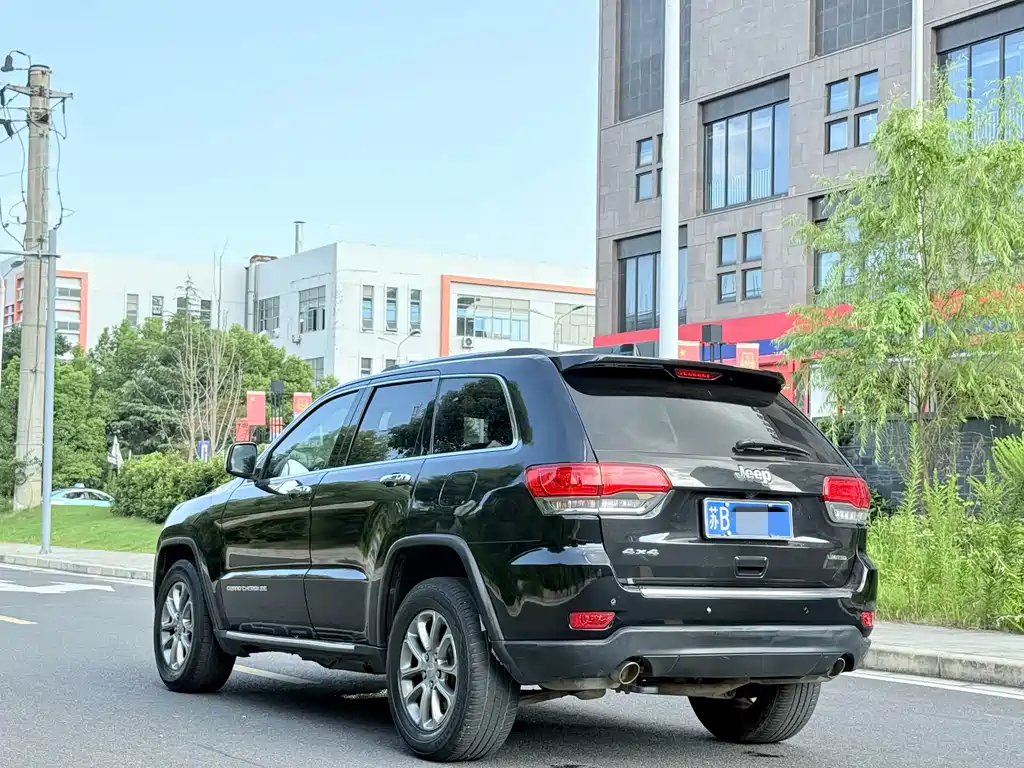 Jeep Grand Cherokee (Import) — миниатюра 7