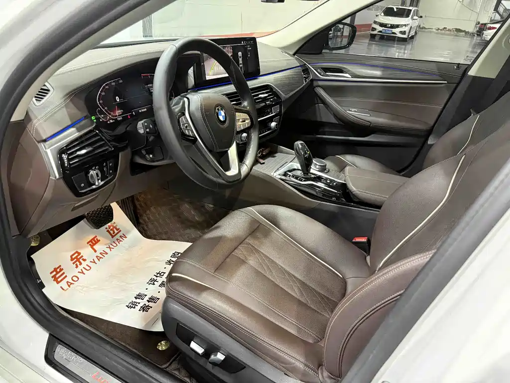 BMW 5 Series — миниатюра 7