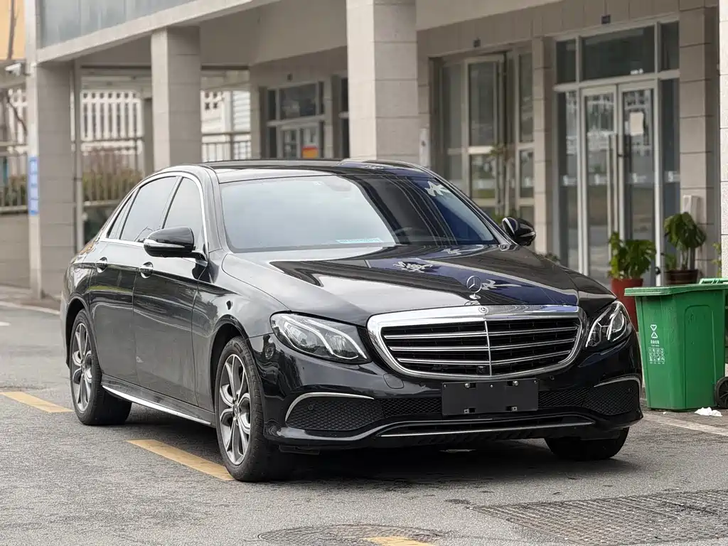 MERCEDES-BENZ E CLASS