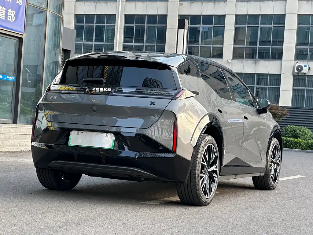 Zeekr X 2024 мест