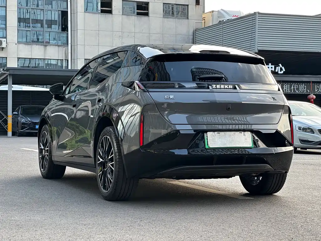 Zeekr X 2024 мест