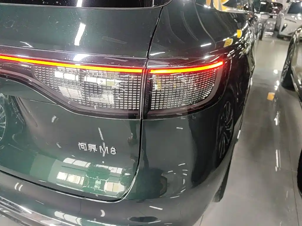 Aito M8 2025 Ultra 53.4kWh 6 мест (192 ）